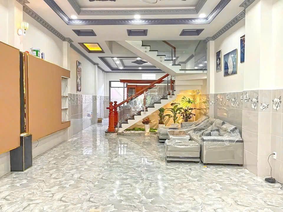 Bán gấp căn nhà đường thành thái / q. 10. gần chung cư kingdom. dt 72m2/ giá 3.890 tỷ chính chủ
