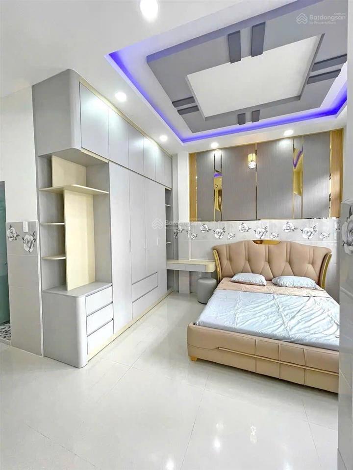 Bán gấp căn nhà đường thành thái / q. 10. gần chung cư kingdom. dt 72m2/ giá 3.890 tỷ chính chủ