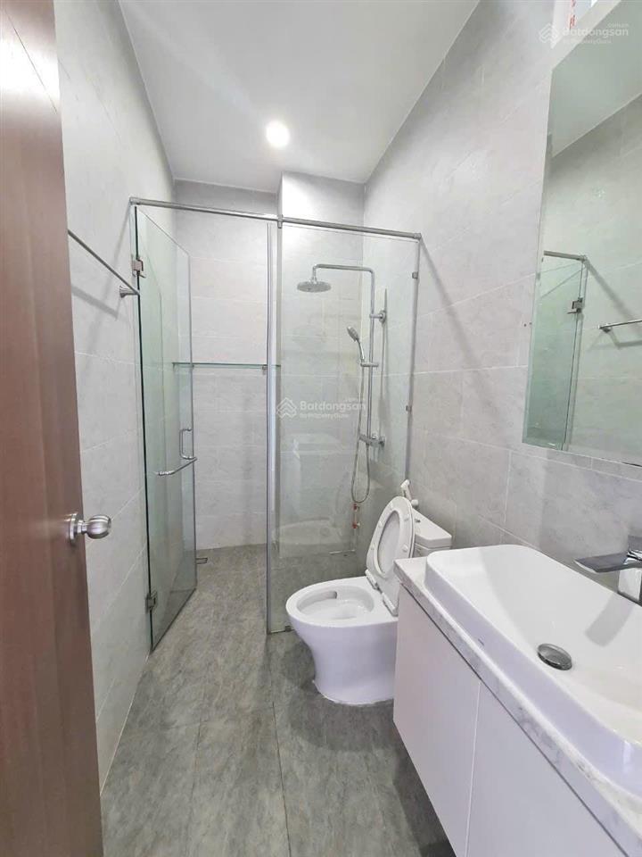 Nhà đường lê hồng phong, p2 quận 5. dt 74,5m2 (ngang 4,5m) giá 4.280 tỷ. gần đh y dược