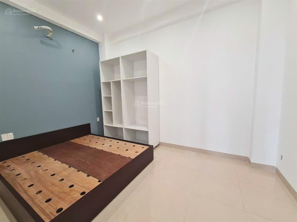 Nhà đường lê hồng phong, p2 quận 5. dt 74,5m2 (ngang 4,5m) giá 4.280 tỷ. gần đh y dược