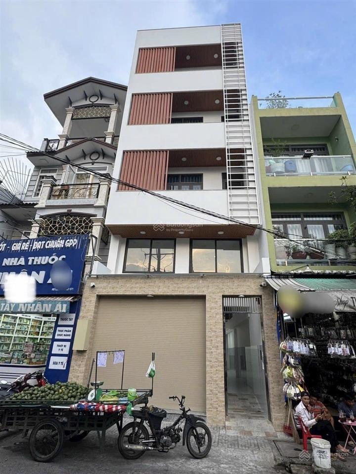Bán gấp căn nhà 3 tầng, có thang máy, đường nguyễn văn nguyễn q1. 80m2 (5,5m x 14,5m) giá 6.280 tỷ