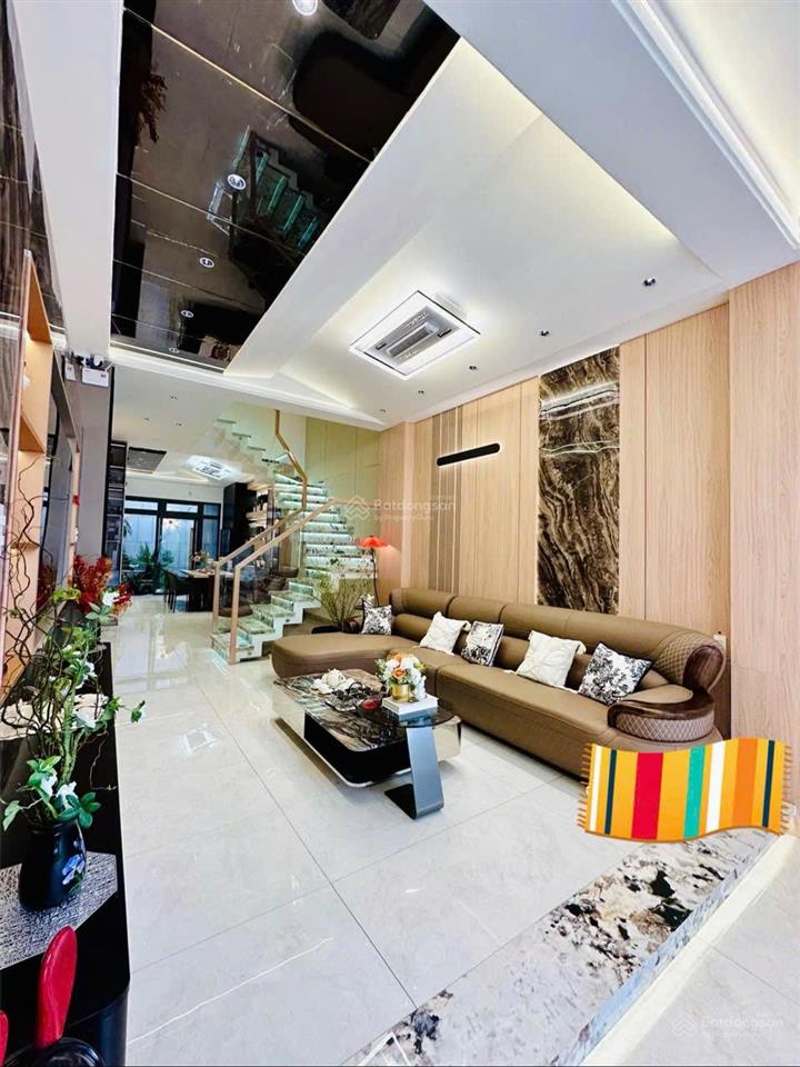 Căn nhà đường hồng hà q tân bình, dt 80m2 (5m x 16m) giá 4.360 tỷ. đi sân bay chỉ 5 phút