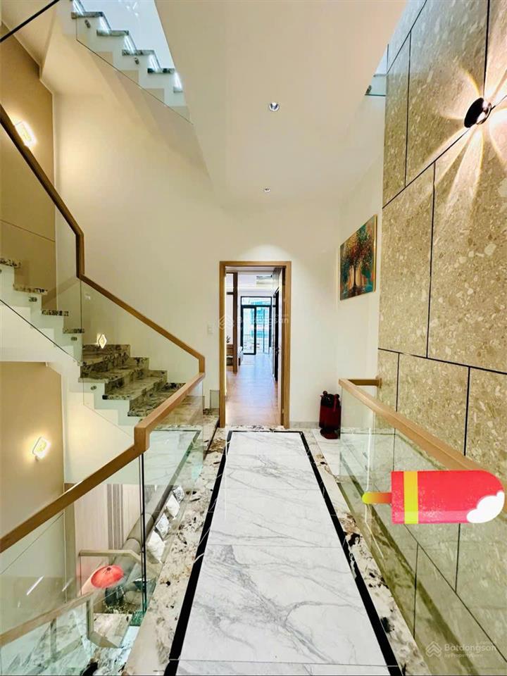 Căn nhà đường hồng hà q tân bình, dt 80m2 (5m x 16m) giá 4.360 tỷ. đi sân bay chỉ 5 phút