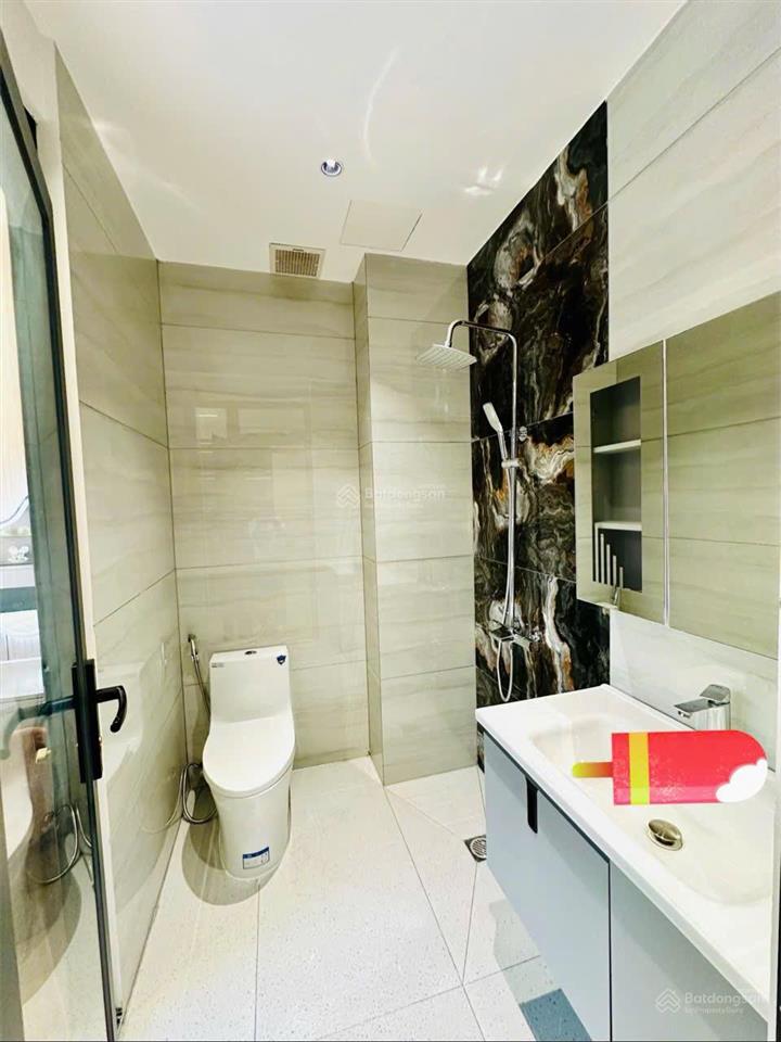 Căn nhà đường hồng hà q tân bình, dt 80m2 (5m x 16m) giá 4.360 tỷ. đi sân bay chỉ 5 phút