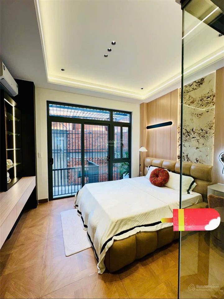 Căn nhà đường hồng hà q tân bình, dt 80m2 (5m x 16m) giá 4.360 tỷ. đi sân bay chỉ 5 phút