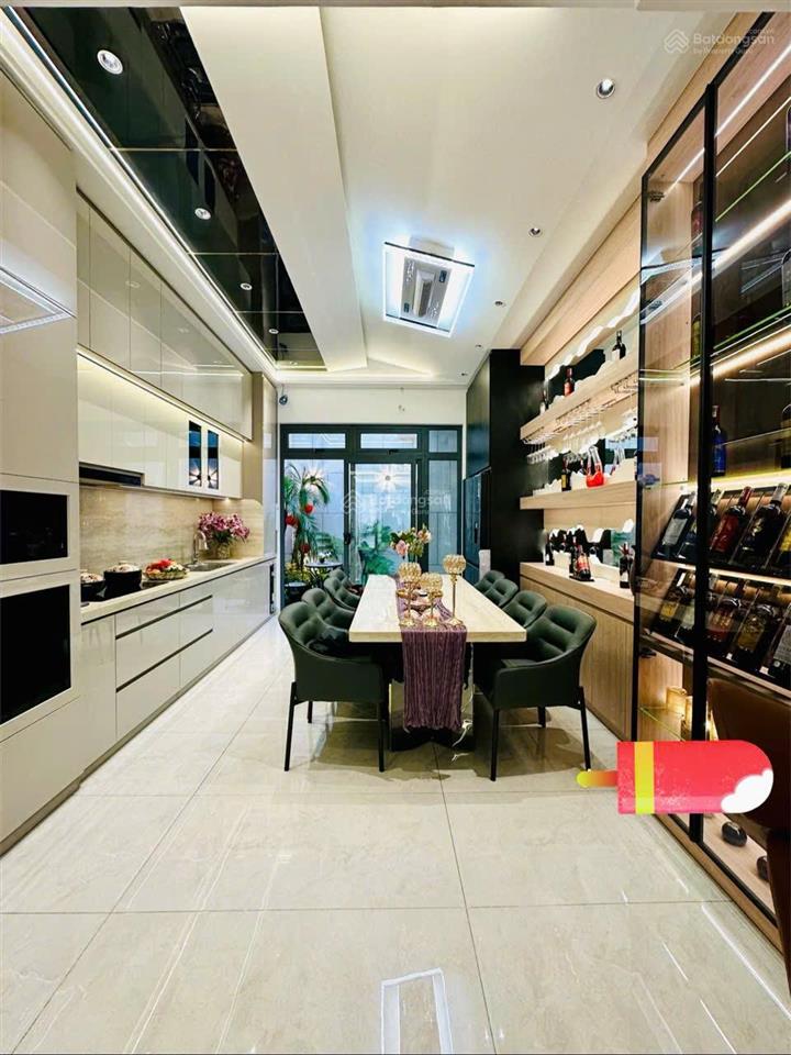 Căn nhà đường hồng hà q tân bình, dt 80m2 (5m x 16m) giá 4.360 tỷ. đi sân bay chỉ 5 phút