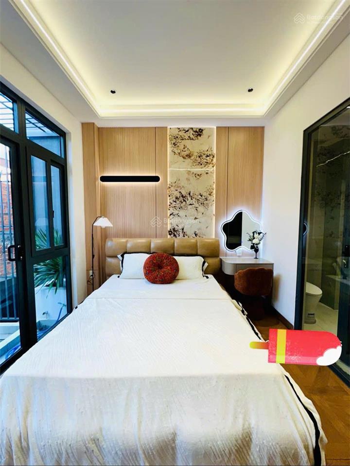Căn nhà đường hồng hà q tân bình, dt 80m2 (5m x 16m) giá 4.360 tỷ. đi sân bay chỉ 5 phút