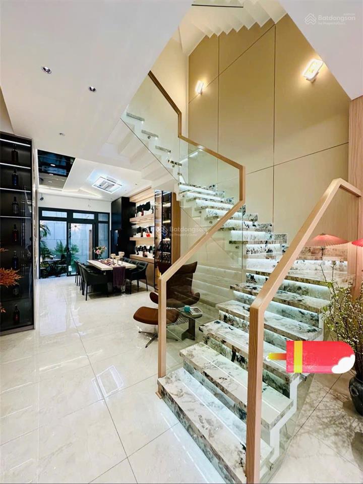 Căn nhà đường hồng hà q tân bình, dt 80m2 (5m x 16m) giá 4.360 tỷ. đi sân bay chỉ 5 phút