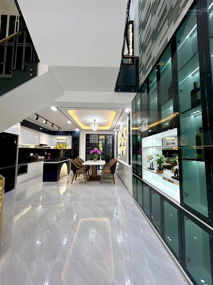 Bán nhà đường ngô quyền, quận 5. dt 75m2/ giá 3.380 tỷ. nhà 2 tầng, gần đh y dược