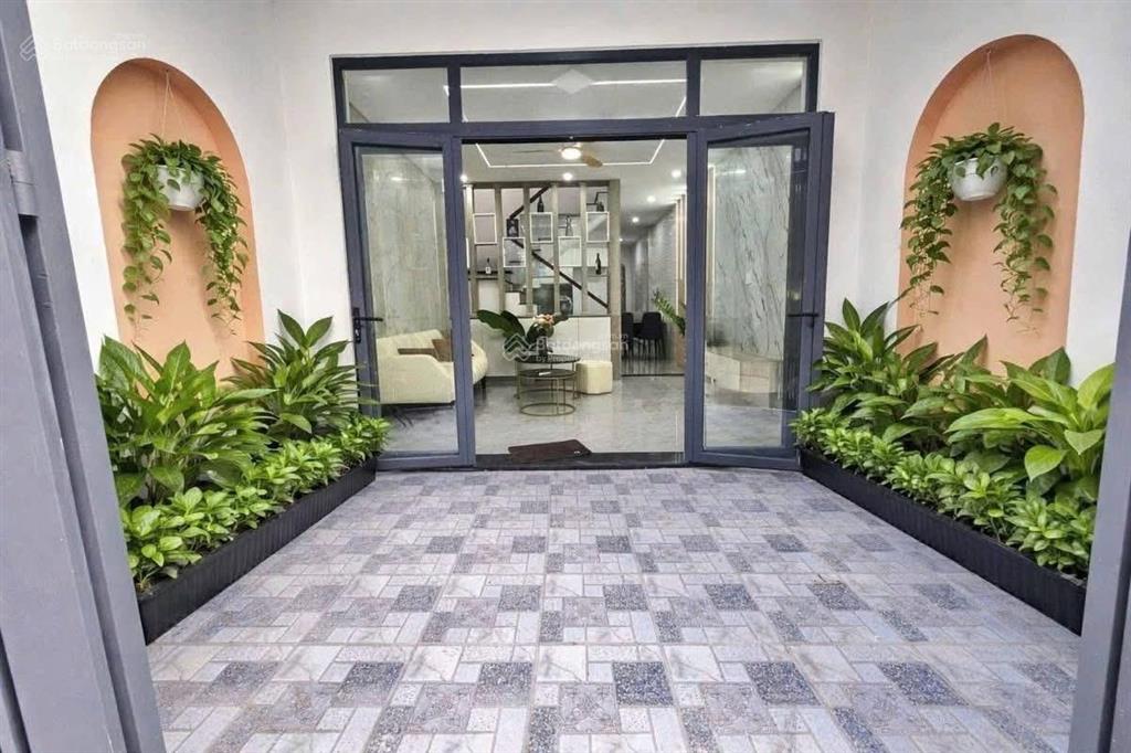 Nhà đường nguyễn phi khanh quận 1. 42m2 (4m x 11m) giá 2.580 tỷ . trung tâm quận 1