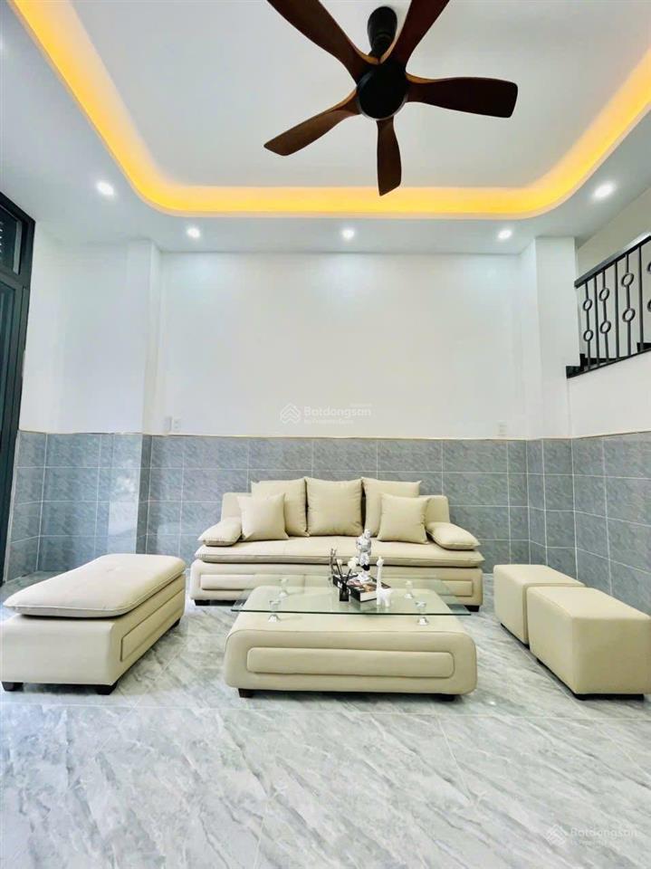 Bán nhà ngay mặt tiền nguyễn công hoan, p7 phú nhuận dt 42m2. ngay phố phan xích long