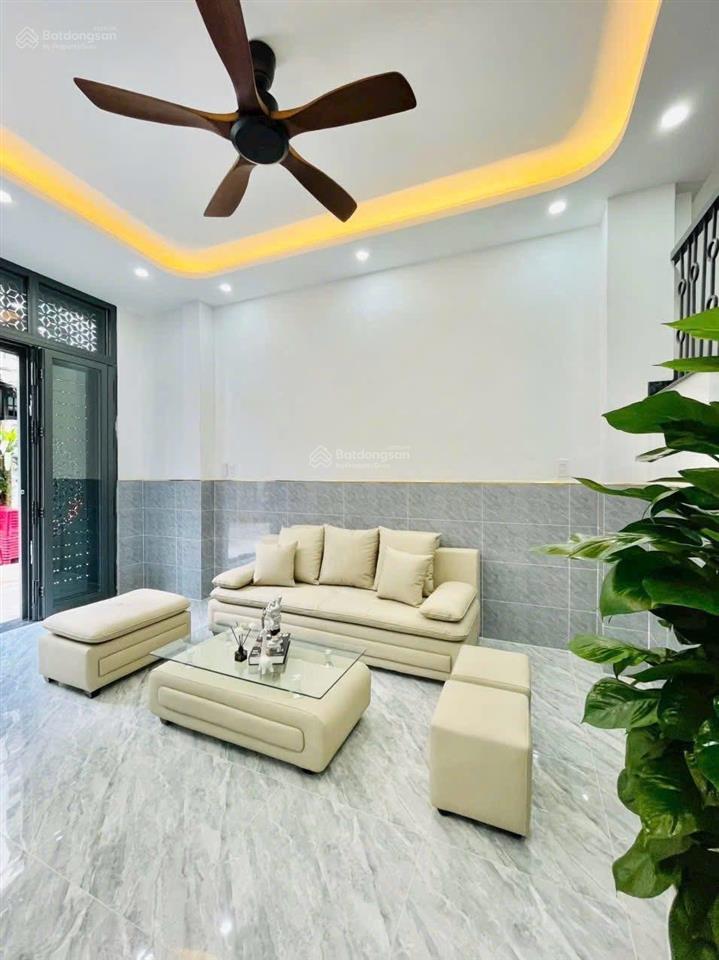 Bán nhà ngay mặt tiền nguyễn công hoan, p7 phú nhuận dt 42m2. ngay phố phan xích long