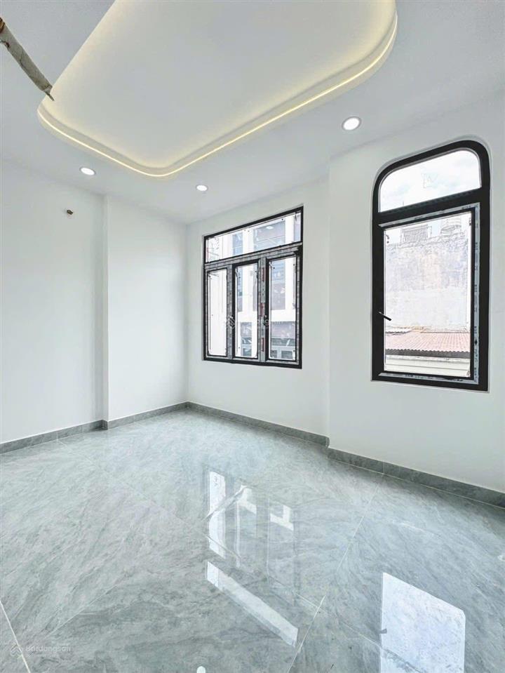 Bán nhà đường nguyễn hữu hào/ quận 4 ,dt 63m2(4m x 15,7m ) giá 2tỷ 865. gần đường hoàng diệu