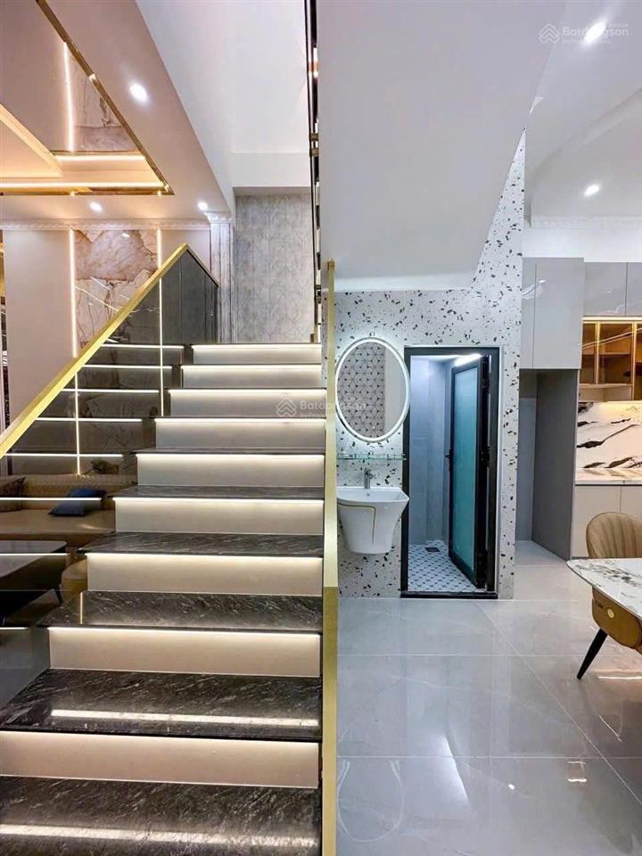 Bán gấp căn nhà q3/ đường nguyễn hiền, 72m2 (4,7m x 15m) giá 3.680 tỷ. ngay chung cư hà đô