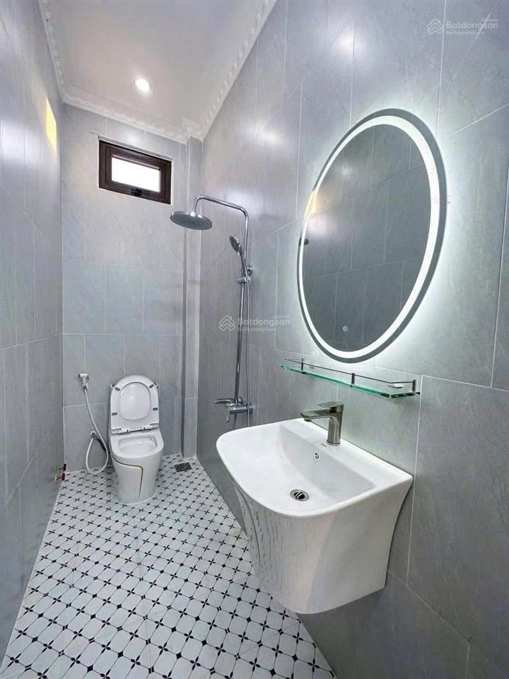 Bán gấp căn nhà q3/ đường nguyễn hiền, 72m2 (4,7m x 15m) giá 3.680 tỷ. ngay chung cư hà đô