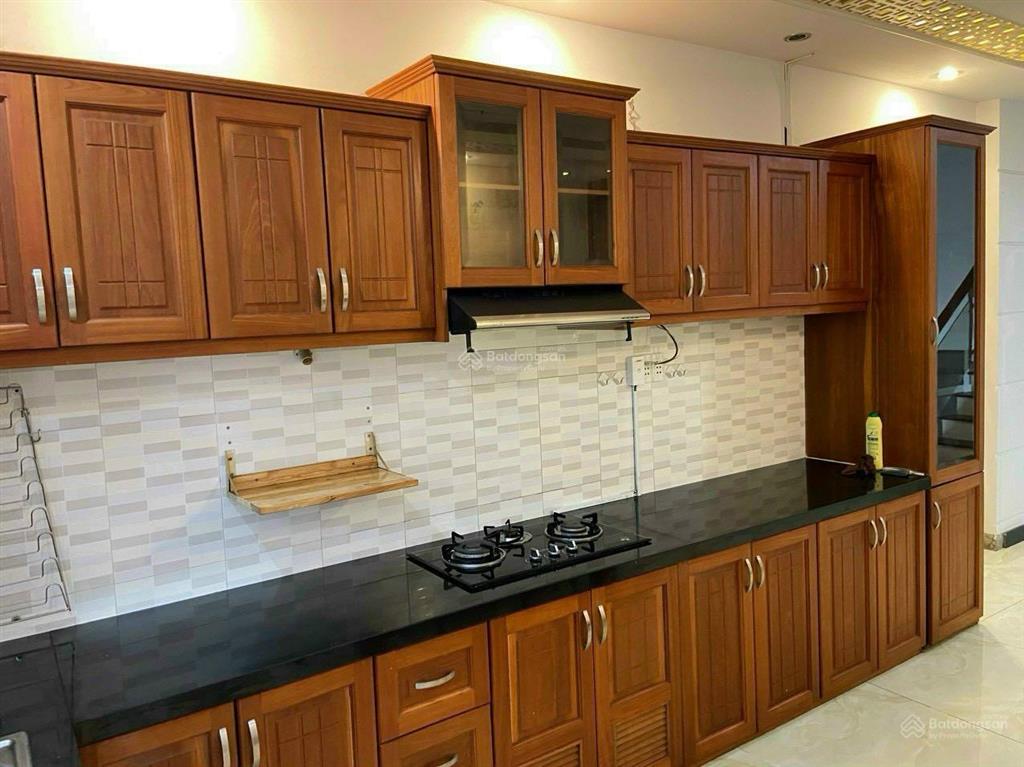 Nhà sát bên vạn hạnh mall. đường sư vạn hạnh/q10. 69,5m2 (4,7m x 13m) giá 3.3 tỷ.  ngay xem nhà