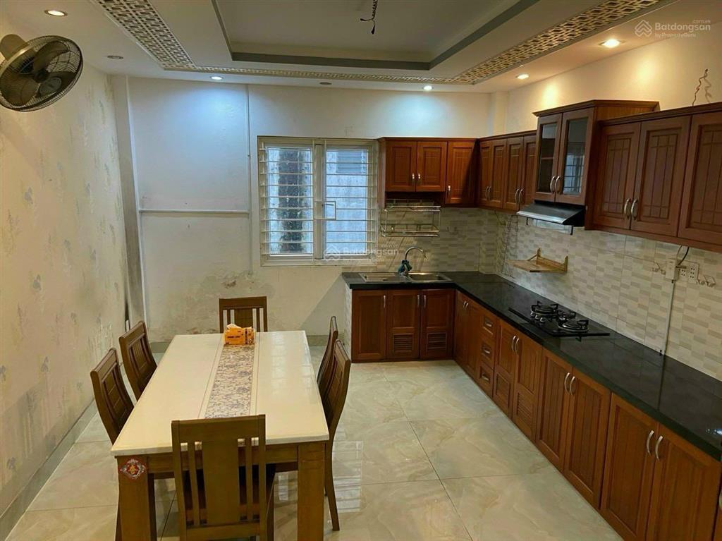 Nhà sát bên vạn hạnh mall. đường sư vạn hạnh/q10. 69,5m2 (4,7m x 13m) giá 3.3 tỷ.  ngay xem nhà