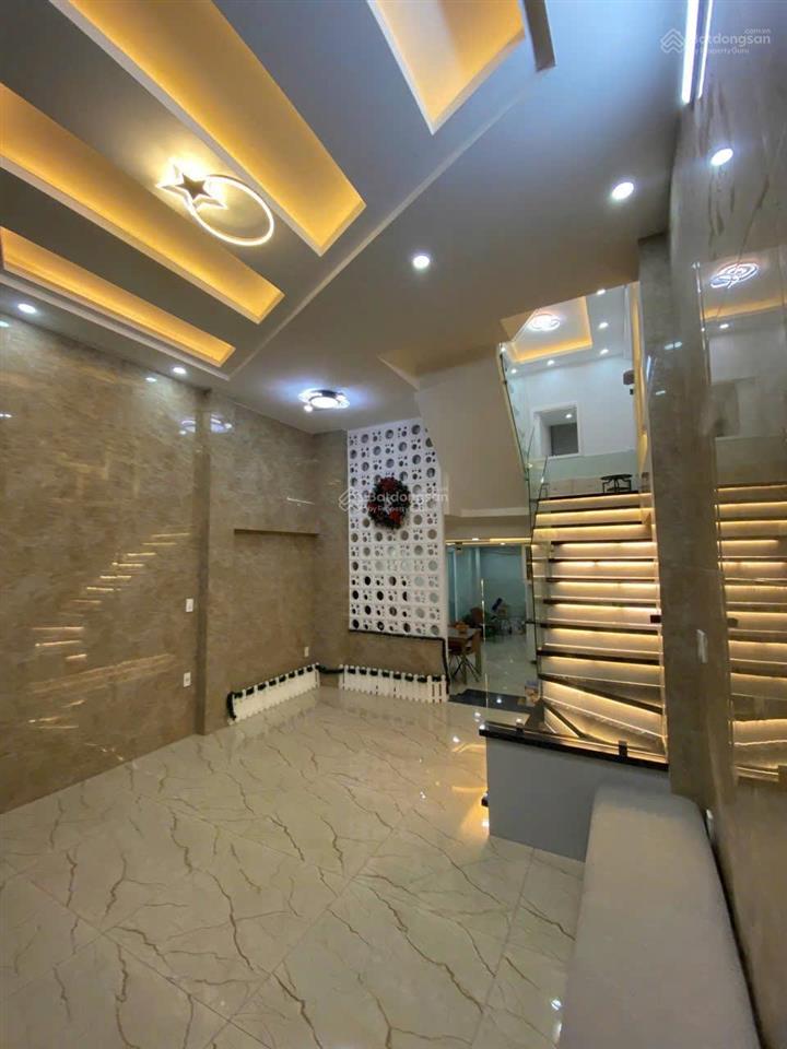 Bán gấp căn nhà, đường nguyễn thái sơn, p5, gò vấp. 63m2 (4m x 15m) giá 3.9 tỷ đối diện vincom