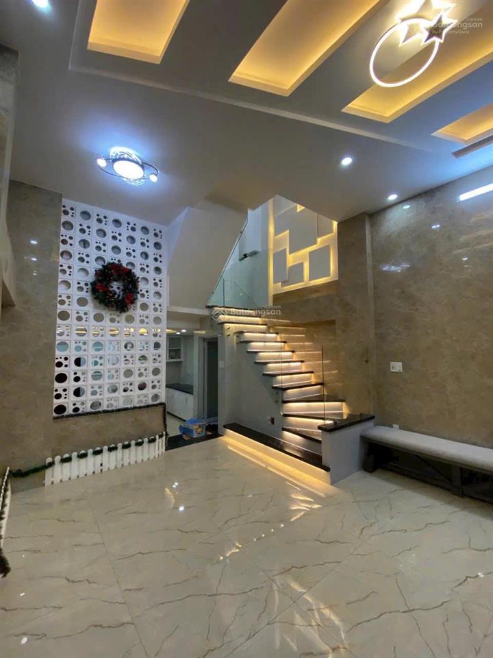 Bán gấp căn nhà, đường nguyễn thái sơn, p5, gò vấp. 63m2 (4m x 15m) giá 3.9 tỷ đối diện vincom