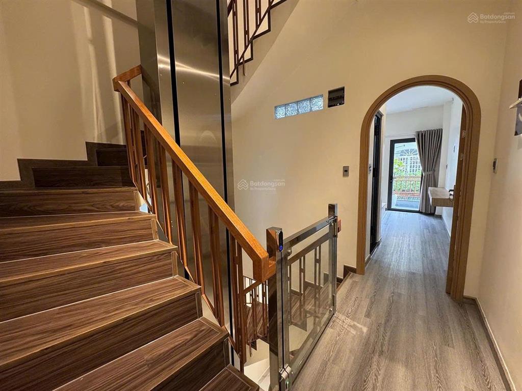 Nhà đẹp, đường mai văn ngọc, phú nhuận, 68m2. đường ô tô, 2 tầng, còn thương lượng