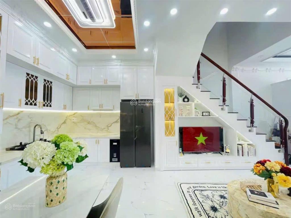 Nhà đường lê thị hồng, gò vấp, 60m2 / giá 3.7 tỷ. ngay ngã 5 nguyễn oanh, tặng nội thất