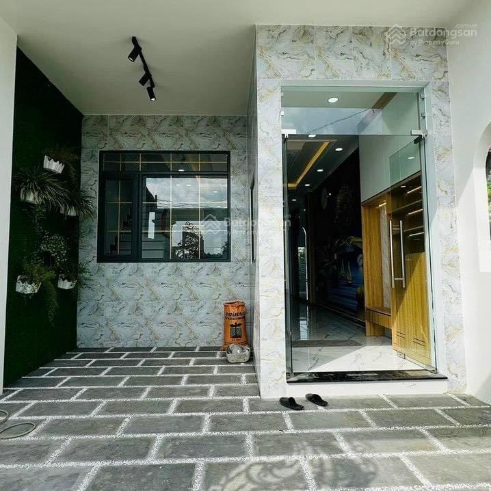 Bán nhà tặng nội thất, đường ung văn khiêm, bình thạnh, dt 83,5m2 (ngang 5m) giá 4.7 tỷ .