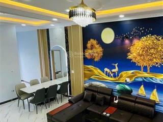 Bán nhà tặng nội thất, đường ung văn khiêm, bình thạnh, dt 83,5m2 (ngang 5m) giá 7.9 tỷ