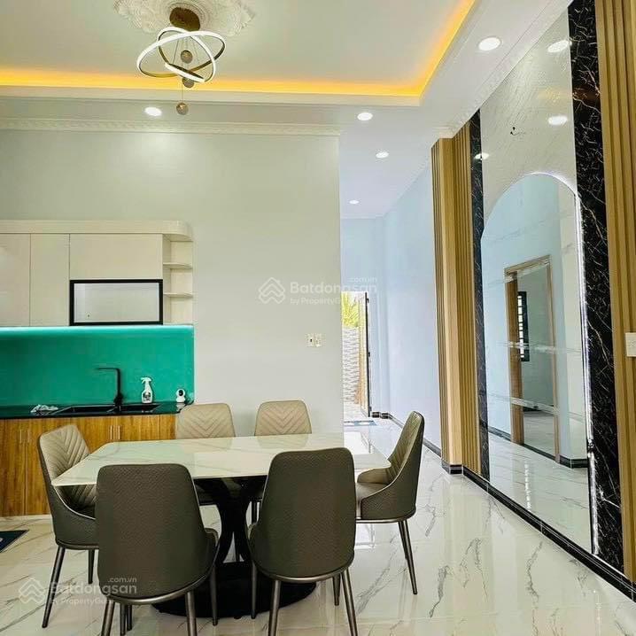 Bán nhà tặng nội thất, đường ung văn khiêm, bình thạnh, dt 83,5m2 (ngang 5m) giá 4.7 tỷ .