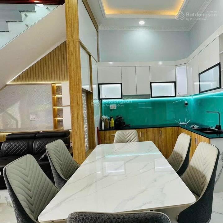 Bán nhà tặng nội thất, đường ung văn khiêm, bình thạnh, dt 83,5m2 (ngang 5m) giá 4.7 tỷ .