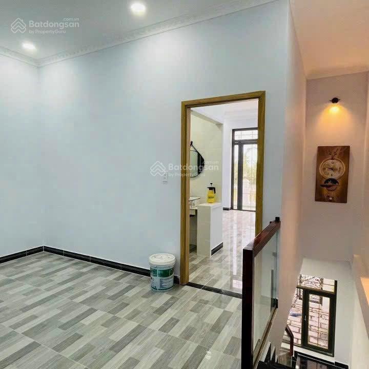 Bán nhà tặng nội thất, đường ung văn khiêm, bình thạnh, dt 83,5m2 (ngang 5m) giá 4.7 tỷ .