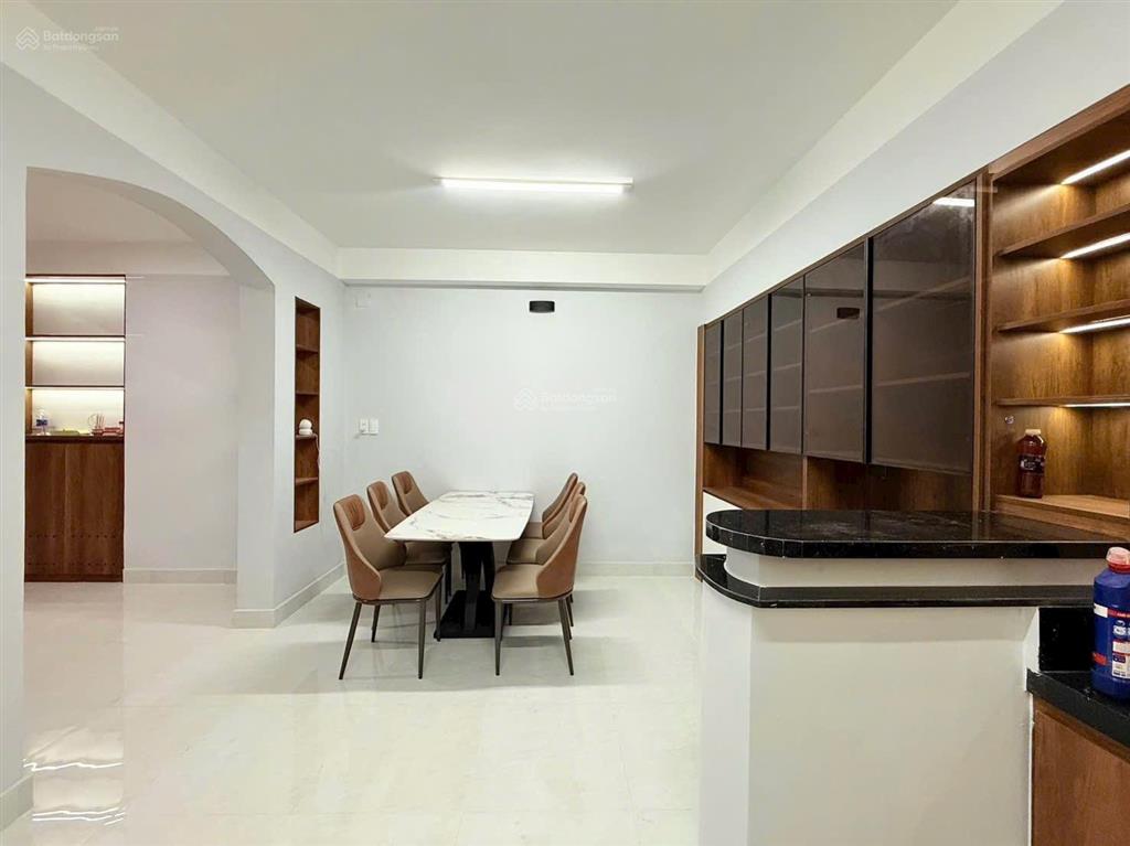 Nhà 2 mt, đường lê văn sỹ (phú nhuận) dt 62,5m2 (4m x 15,5m) giá 5.9 tỷ. tặng hết nội thất