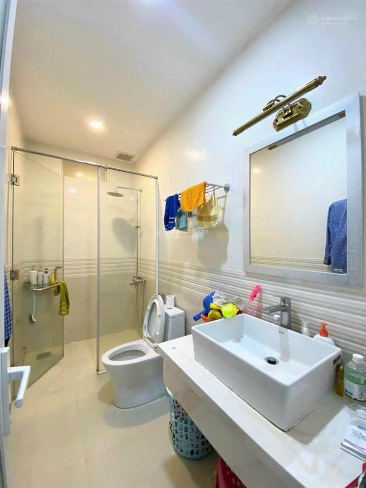 Bán căn đường phan văn hân, p17 bình thạnh. 69m2 (4m x 17m) giá 3tỷ360. cho thuê 20tr/th