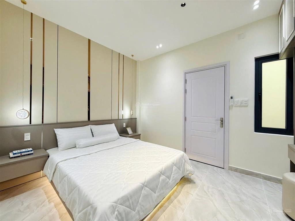 Bán gấp nhà đường âu dương lân (quận 8 cũ). 66m2 (4,3m x 15m) giá 5,3 tỷ mặt tiền đường lớn