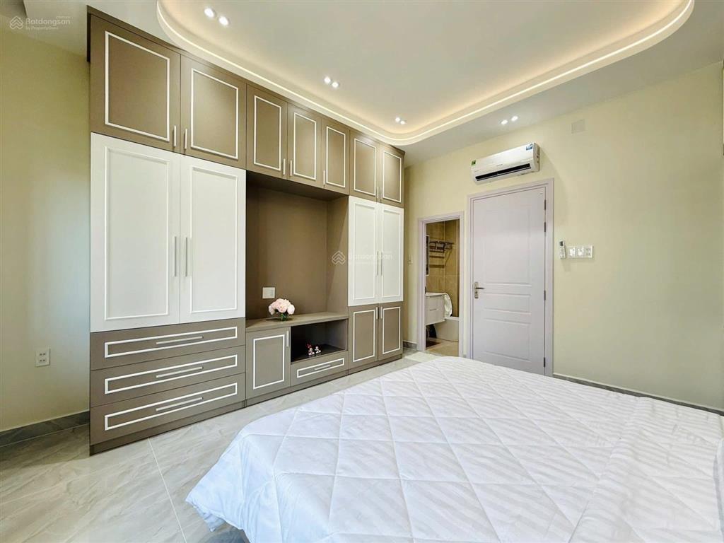 Bán gấp nhà đường âu dương lân (quận 8 cũ). 66m2 (4,3m x 15m) giá 5,3 tỷ mặt tiền đường lớn