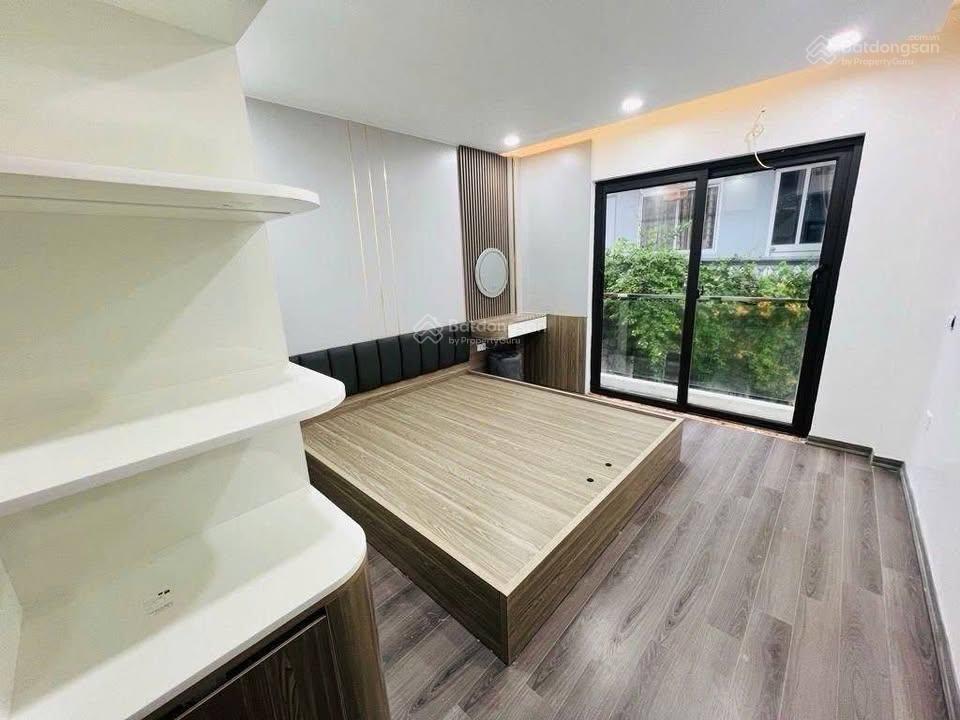 Bán nhà nguyễn khang 6 tầng ở ngay trước tết 38m2, 4pn, ngõ ô tô tránh hơn 8 tỷ