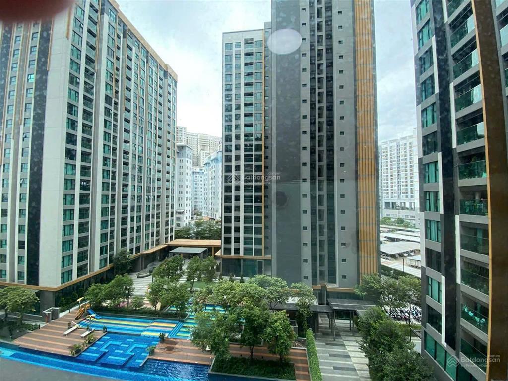 Bán căn hộ de la sol 2pn nội thất cơ bản view hồ bơi, 9.550tỷ (bao hết) 0888 051 *** em tiên