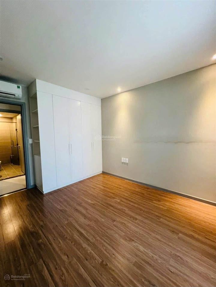 Bán gold view 2pn 70m2 giá 6,1 tỷ bao hết.  0888 051 *** xem nhà ngay ạ