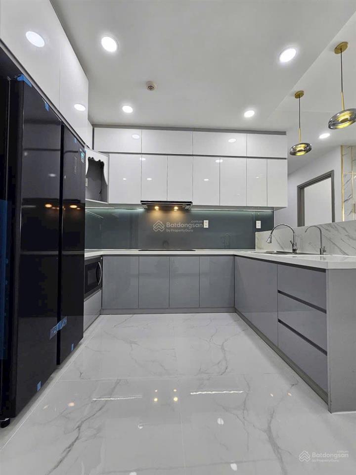Bán gold view 2pn 81m2 chỉ 8.1 tỷ bao hết  0888 051 *** xem nhà ngay ạ