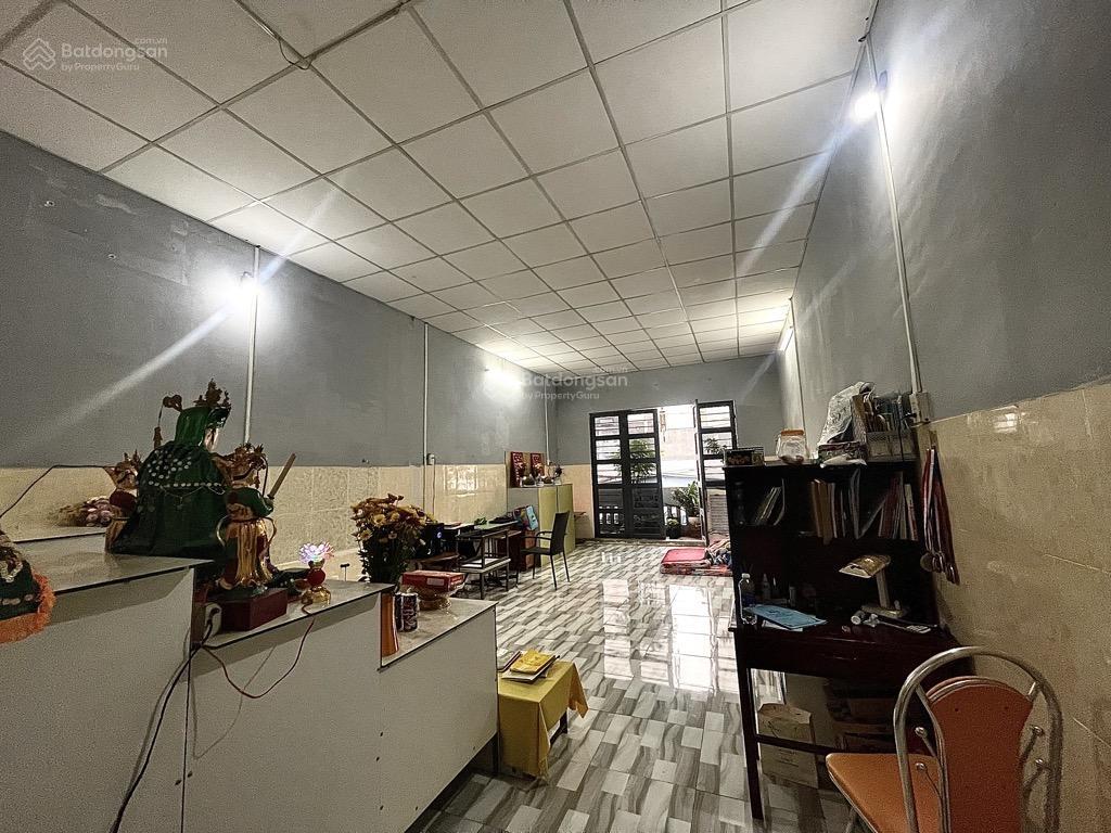 Nhà đẹp đón tết hẻm xe hơi sát mặt tiền gần chợ linh trung 4,5x13 giá trước tết 6,6 tỷ.