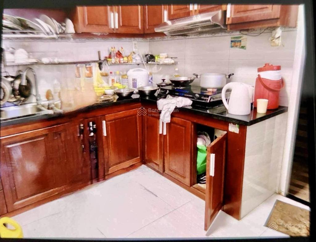 Nhà đẹp hẻm nhựa thông sát mặt tiền, gần phạm văn đồng 4 tầng 4,5x13 5,7 tỷ.