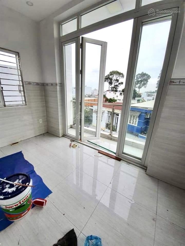 Nhà đẹp hẻm nhựa thông sát mặt tiền, gần phạm văn đồng 4 tầng 4,5x13 5,7 tỷ.