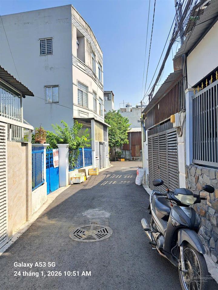 Nhà đẹp hẻm nhựa thông sát mặt tiền, gần phạm văn đồng 4 tầng 4,5x13 5,7 tỷ.