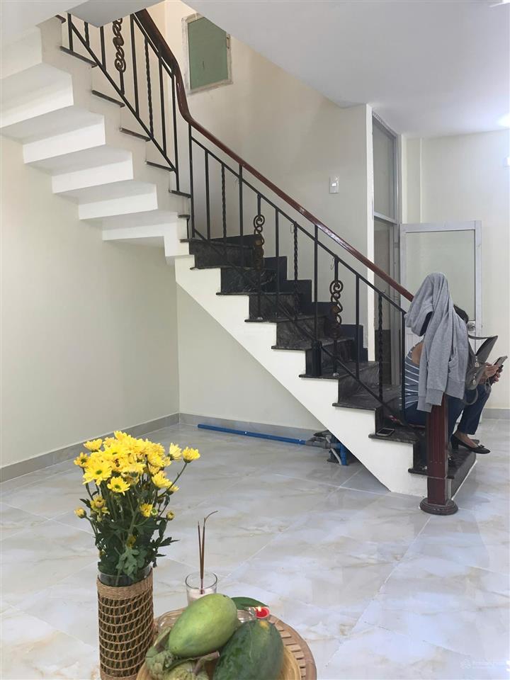 Mới đẹp ở ngay 4 tầng sát mặt tiền gần trường đoàn thị điểm 5,2x7,2 chỉ 6,5 tỷ