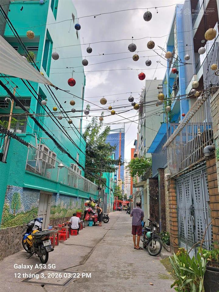 Mới đẹp ở ngay 4 tầng sát mặt tiền gần trường đoàn thị điểm 5,2x7,2 chỉ 6,5 tỷ