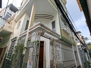 Mới đẹp ở ngay 4 tầng sát mặt tiền gần trường đoàn thị điểm 5,2x7,2 chỉ 6,5 tỷ