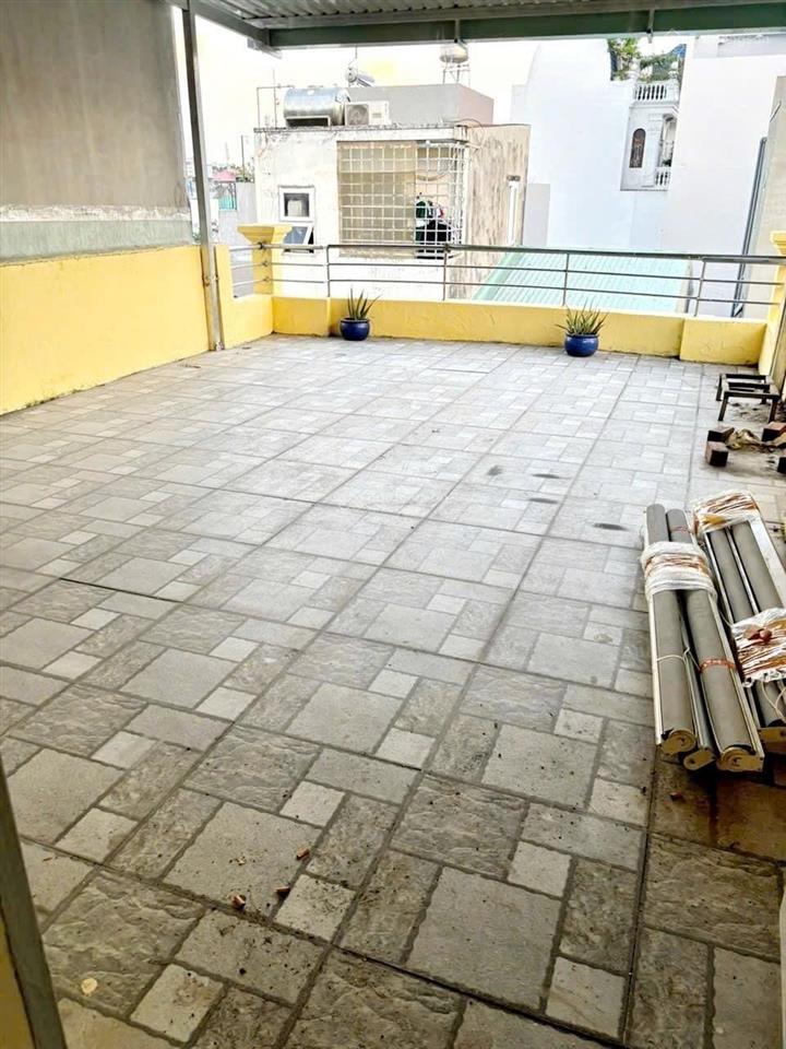 Nhà đẹp hẻm xe hơi sát mặt tiền ngang hơn 8m gần kha vạn cân, 105m2 chỉ 7,7 tỷ.