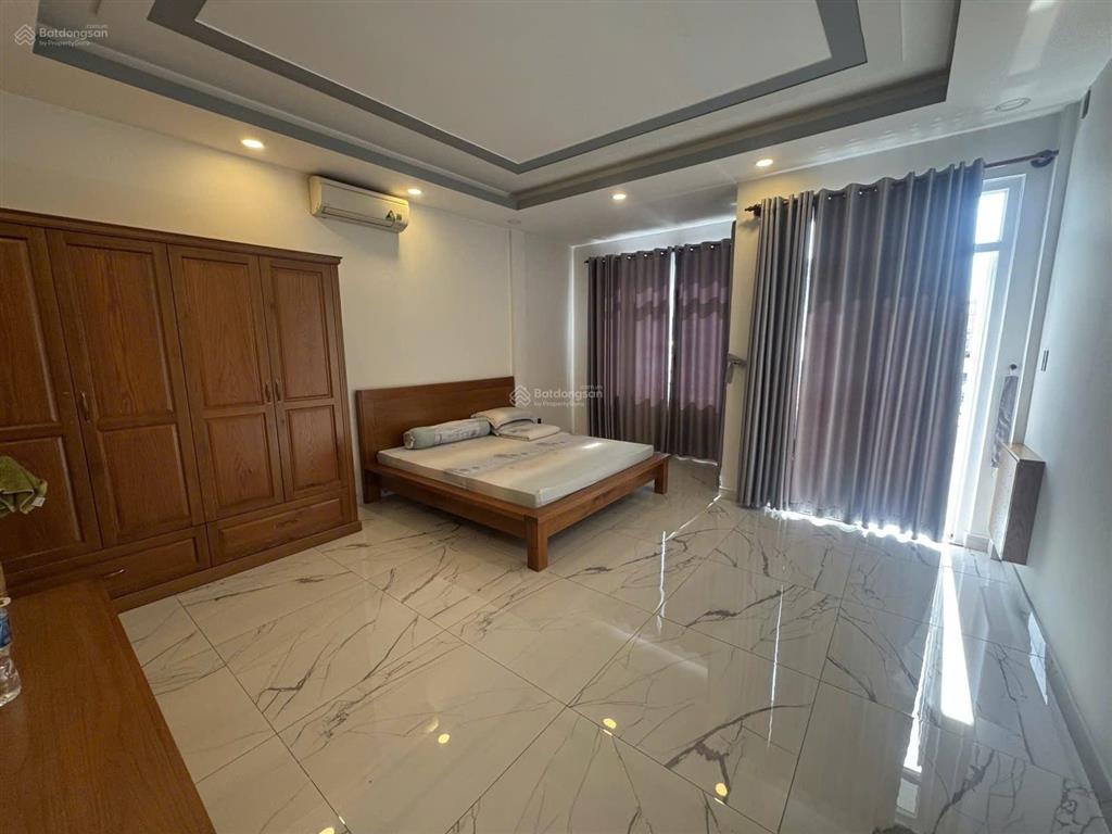 Nhà đẹp ở ngay hẻm xe hơi tránh liền kề khu dc vạn phúc 3 tầng 5x20 chỉ 9,7 tỷ.