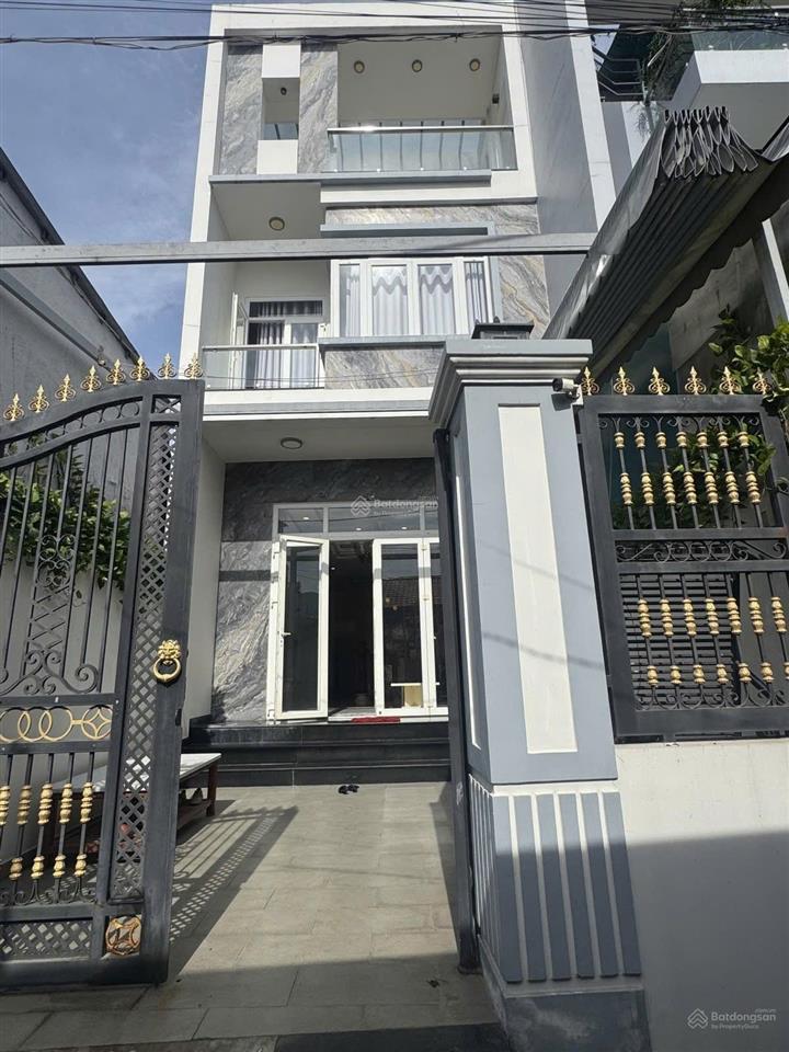 Nhà đẹp ở ngay hẻm xe hơi tránh liền kề khu dc vạn phúc 3 tầng 5x20 chỉ 9,7 tỷ.