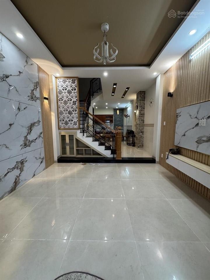 Nhà đẹp hẻm xe hơi sát mặt tiền 3 tầng gần cc chương dương 4,2x14 chỉ 7,5 tỷ.