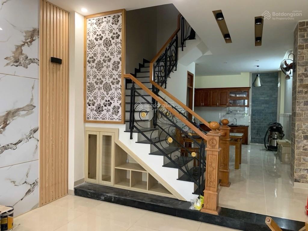 Nhà đẹp hẻm xe hơi sát mặt tiền 3 tầng gần cc chương dương 4,2x14 chỉ 7,5 tỷ.